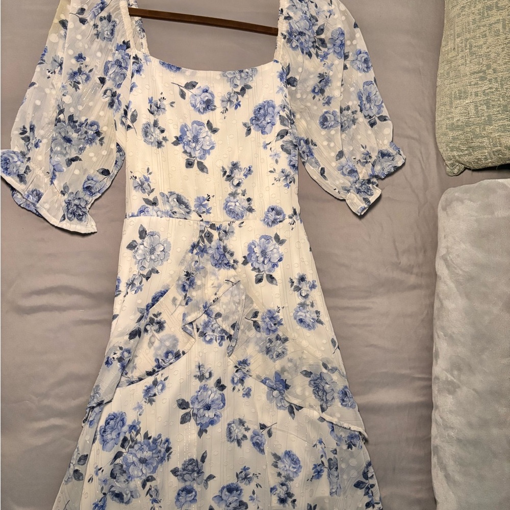 Macy's Blue and White Floral Long Sleeve Dress